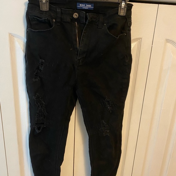 various items - Picture 15 of 16